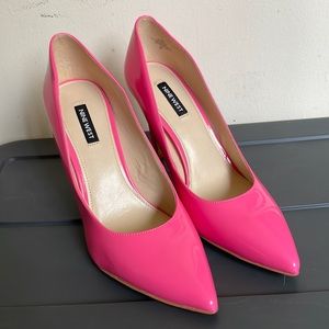 Gorgeous NineWest pink high heels size 10